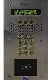 ROZ-R201-0001 Interphone à défilement de noms avec clavier codé + lecteur de badges mains-libres - conforme ERP - à raccorder à une carte relais (R103-0001) et une centrale GSM (R101-0010) - Pose en encastrement - Finition inox