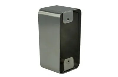 Boîtier acier inox SSH100, 42 x 87 x 38/42 mm pour plaque 39,5 x 84,5 mm, livré avec les chevilles et les vis de fixation pour le boîtier, les vis antivandales et les outils de montage pour la plaque