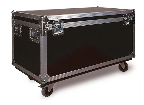 Malle de transport non compartimentée.