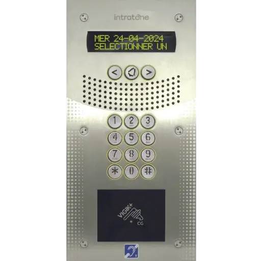 [ITN-02-0182-PLUS] Interphone Vidéo V4 à défilement de noms, caméra Pinhol invisibale, avec clavier codé 12 touches rétro-éclairées et lecteur de proximité Vigik+ mains-libres - Pose en encastrement - Fintion Inox 