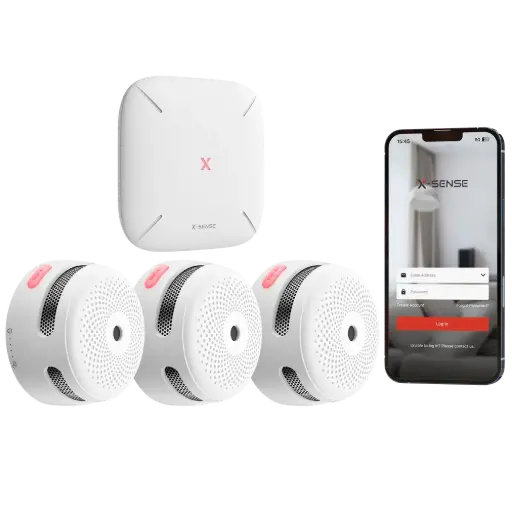 [ADE-FS31] Kit de détection d'incendie autonome X-Sense Comprend 3 détecteurs de fumée XS01-M et le Hub SBS50 Connexion au HUB SBS50 pour la communication via APP Permet de connecter 50 détecteurs sur le même réseau Alarme sonore 85 dB à 3m Certifié EN 14604